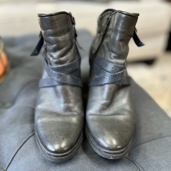 Miz Mooz Verona Collection Bootie - Picture 3 of 4